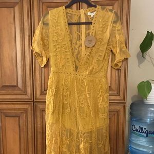 Honey Punch -Chloe Lace maxi sz M